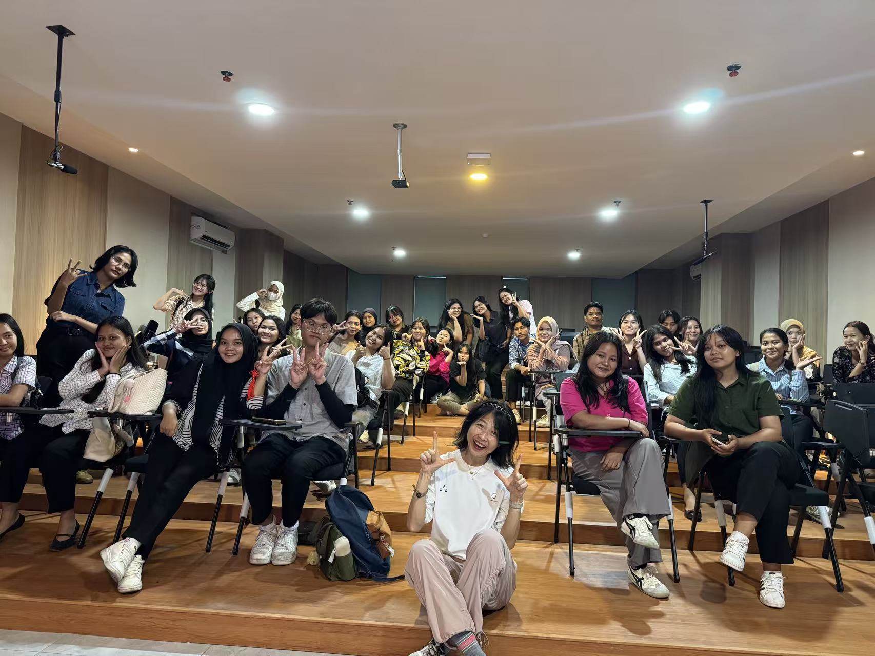 ICA赵老师成为印尼普瑞玛大学老师